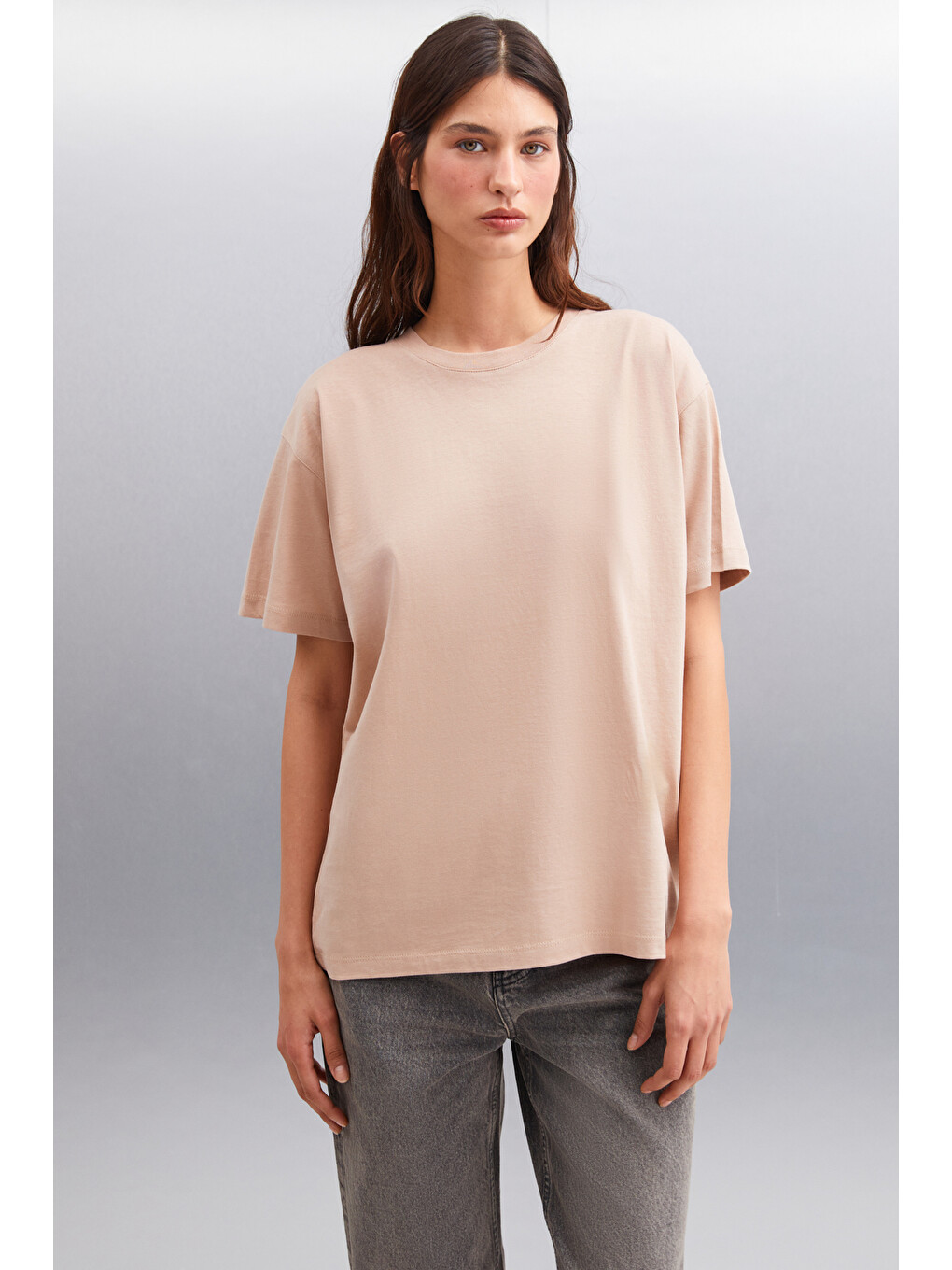 Bej Betsy Kadın %100 Pamuk Bisiklet Yaka Kısa Kollu Fit Relaxed Vizon T-shirt