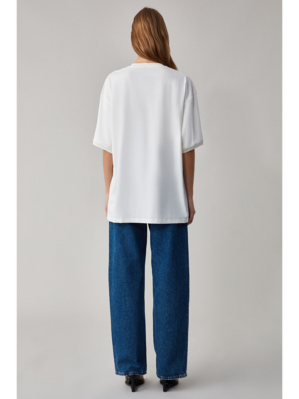 Betsy Kadın %100 Pamuk Bisiklet Yaka Kısa Kollu Fit Relaxed Ekru T-shirt-4