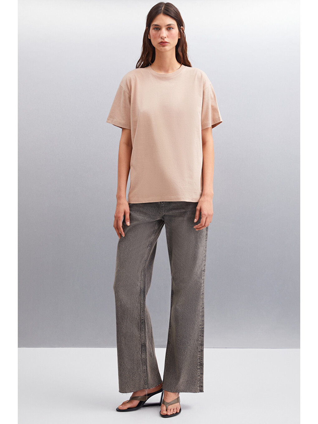 Bej Betsy Kadın %100 Pamuk Bisiklet Yaka Kısa Kollu Fit Relaxed Vizon T-shirt-1