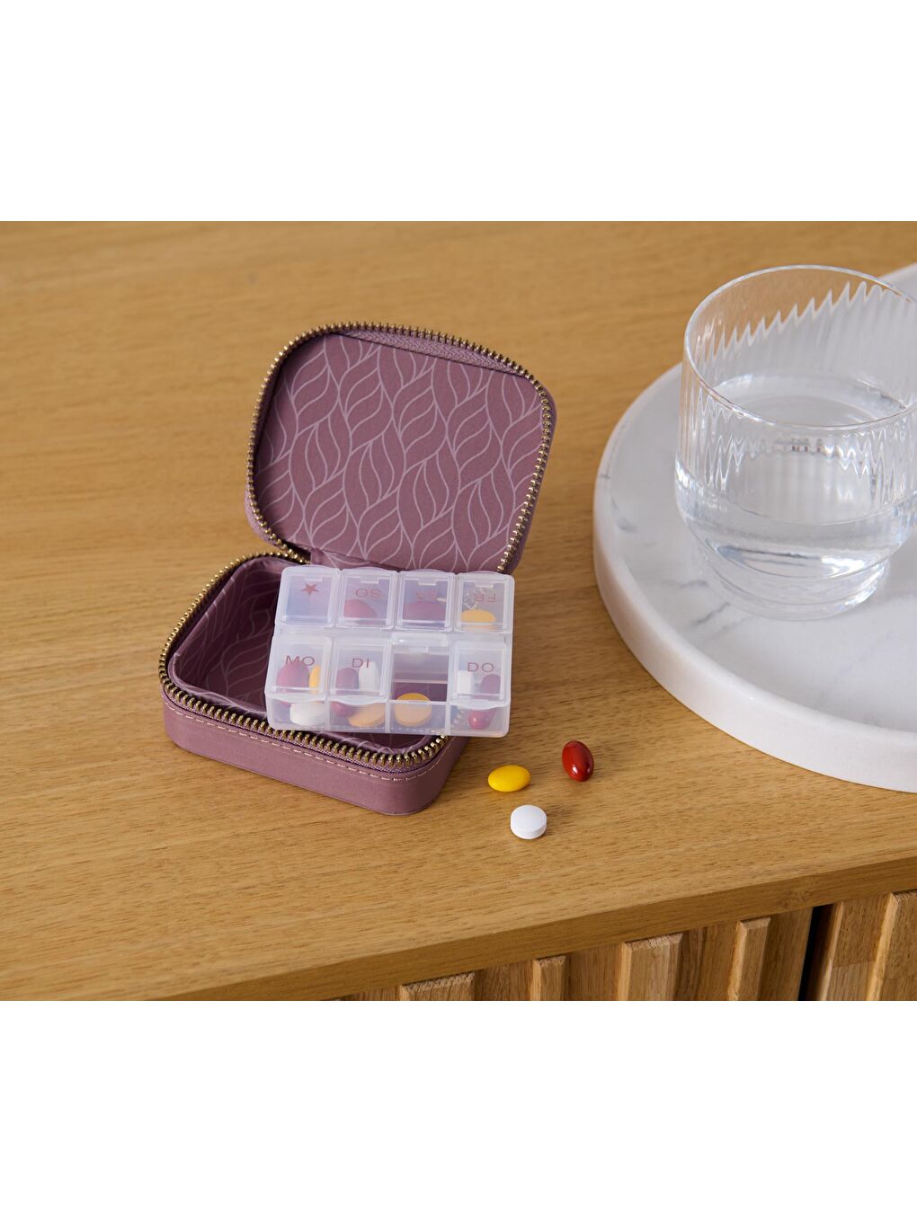 Renksiz Hap Kutusu, Kılıflı