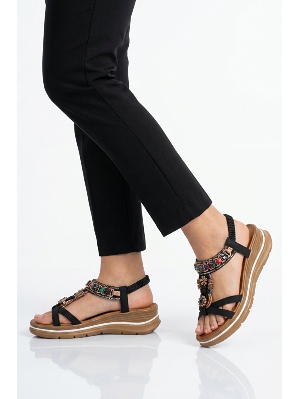Siyah Hakiki Deri Taş İşlemeli Kadın Sandalet B481 Z-1