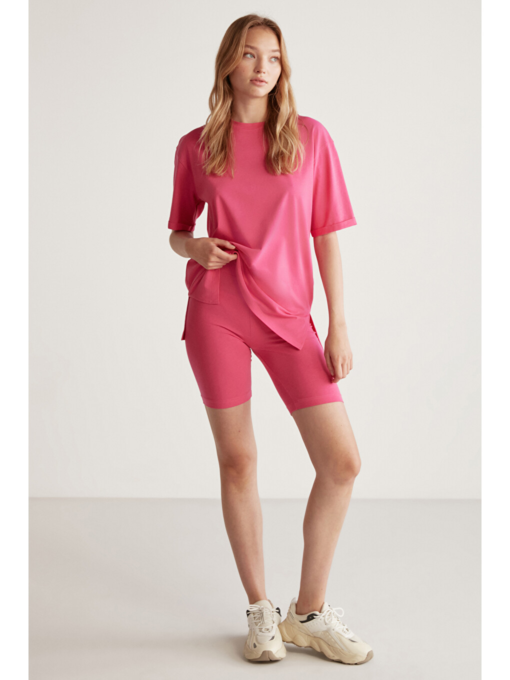 Betsy Kadın %100 Pamuk Bisiklet Yaka Kısa Kollu Fit Relaxed Pembe T-shirt-1