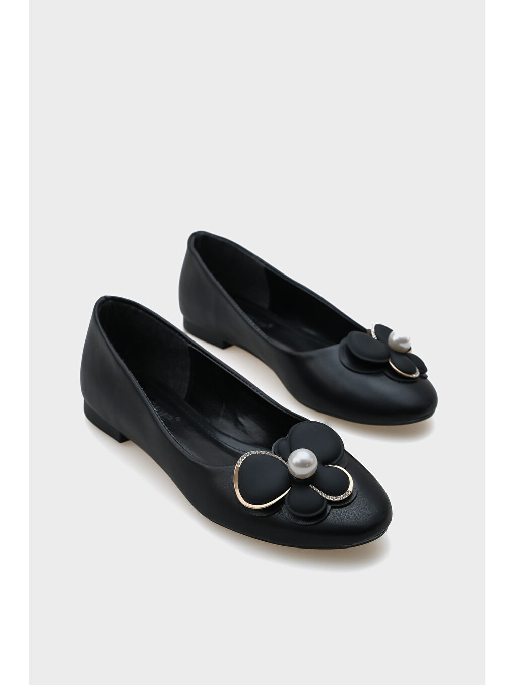 Siyah Blanca İncili Çiçekli Aksesuarlı Kadın Babet-1