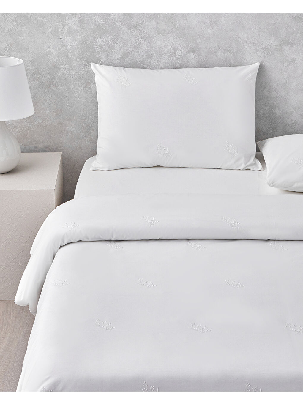 Royal Leafage Nakışlı Pamuk Çift Kişilik Nevresim Takımı 200x220 cm Beyaz-1