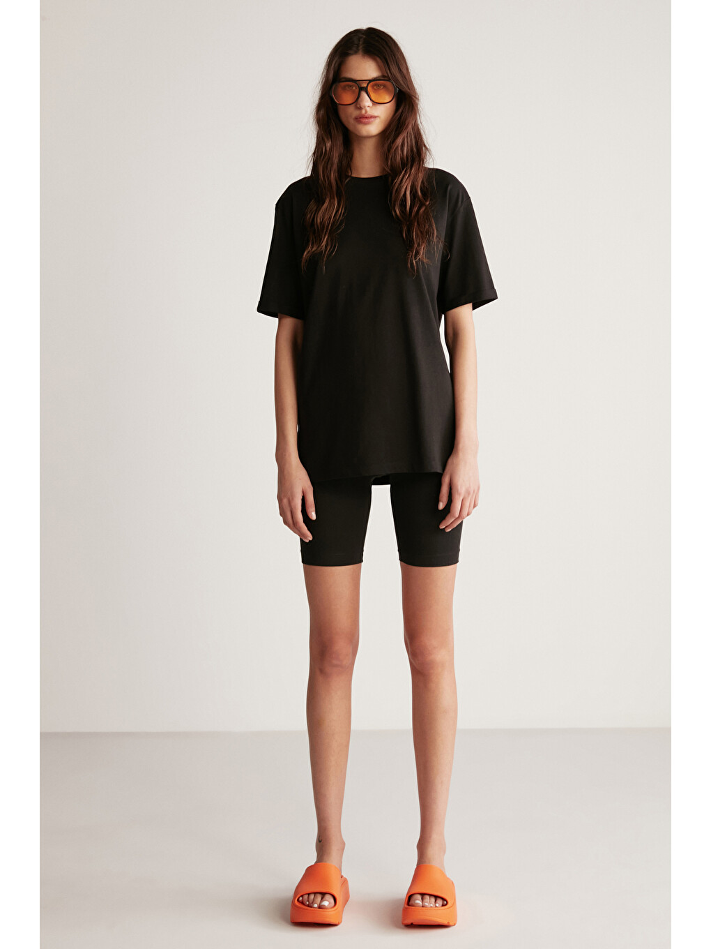 Betsy Kadın %100 Pamuk Bisiklet Yaka Kısa Kollu Fit Relaxed Siyah T-shirt-3