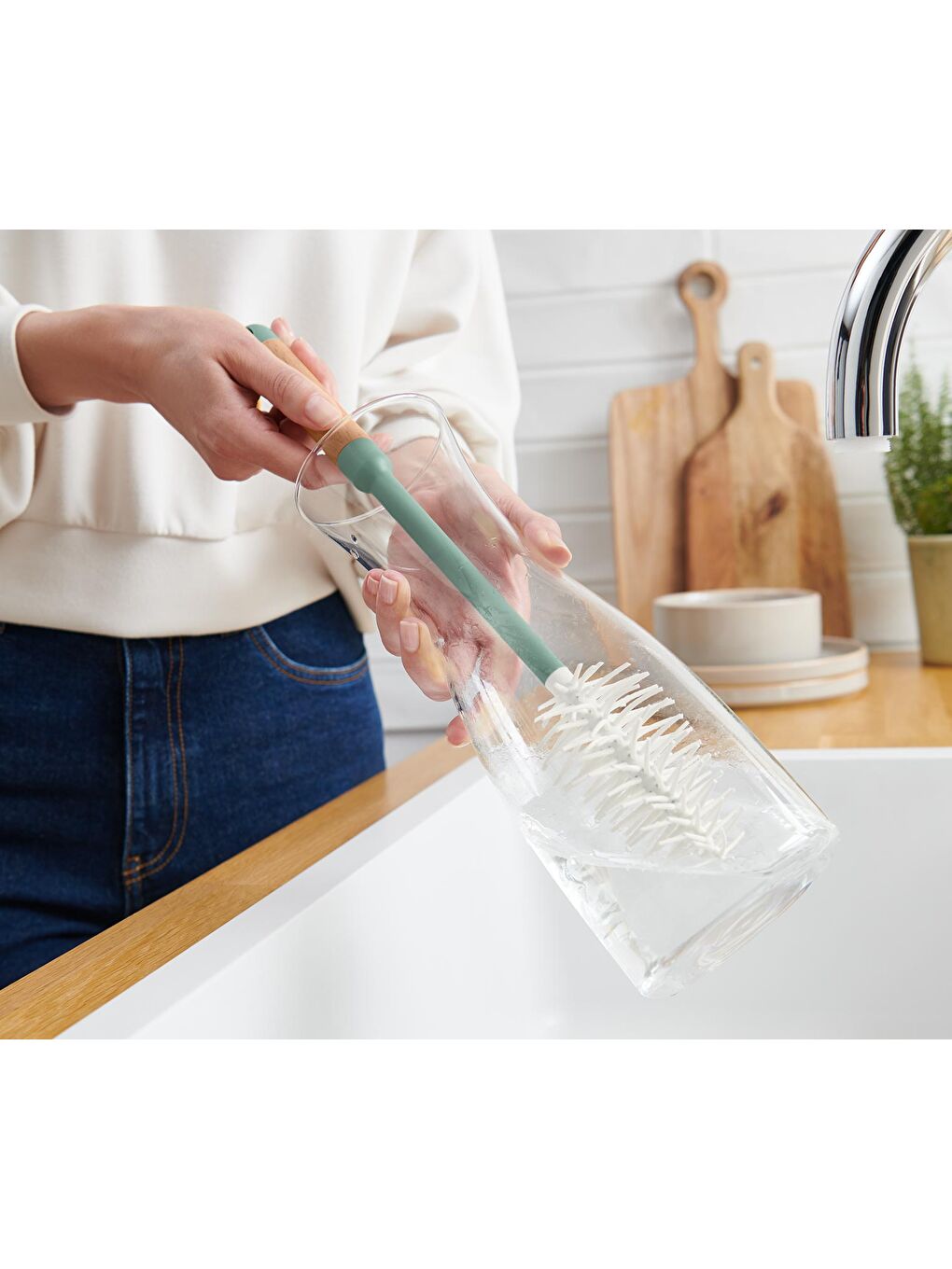 Renksiz Bulaşık Fırçası, Şişe