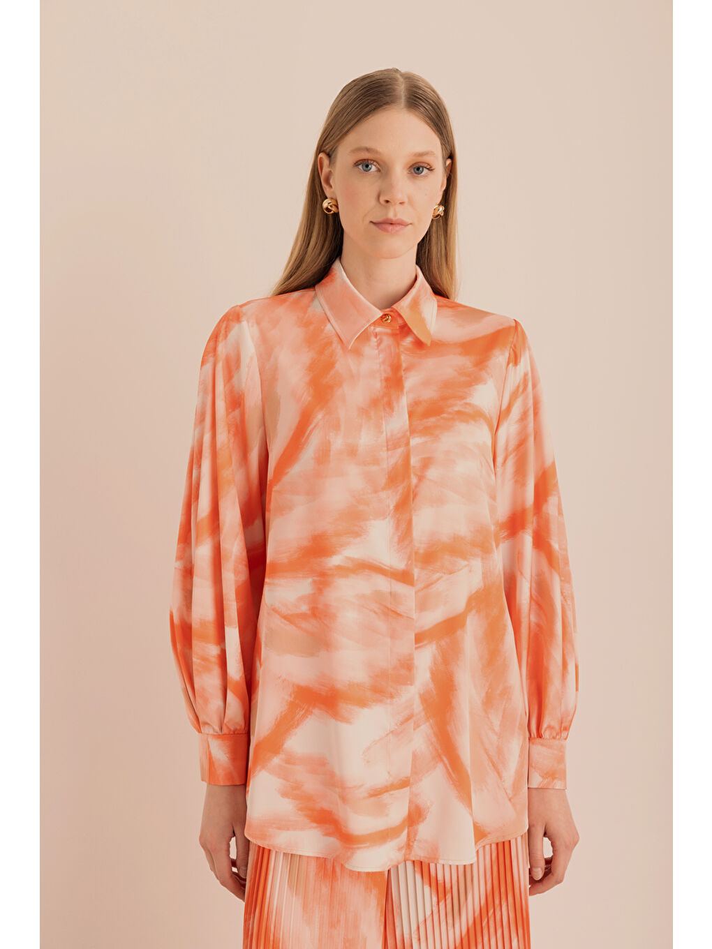 Beyaz Desenli Saten Tunik-1