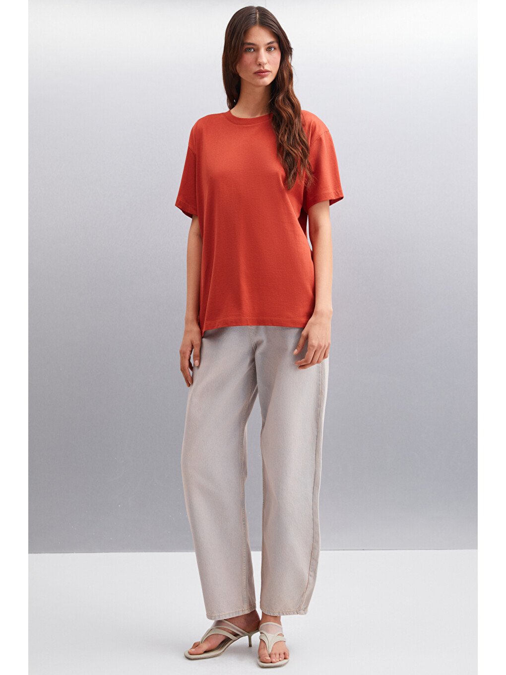 Betsy Kadın %100 Pamuk Bisiklet Yaka Kısa Kollu Fit Relaxed Bordo T-shirt-1