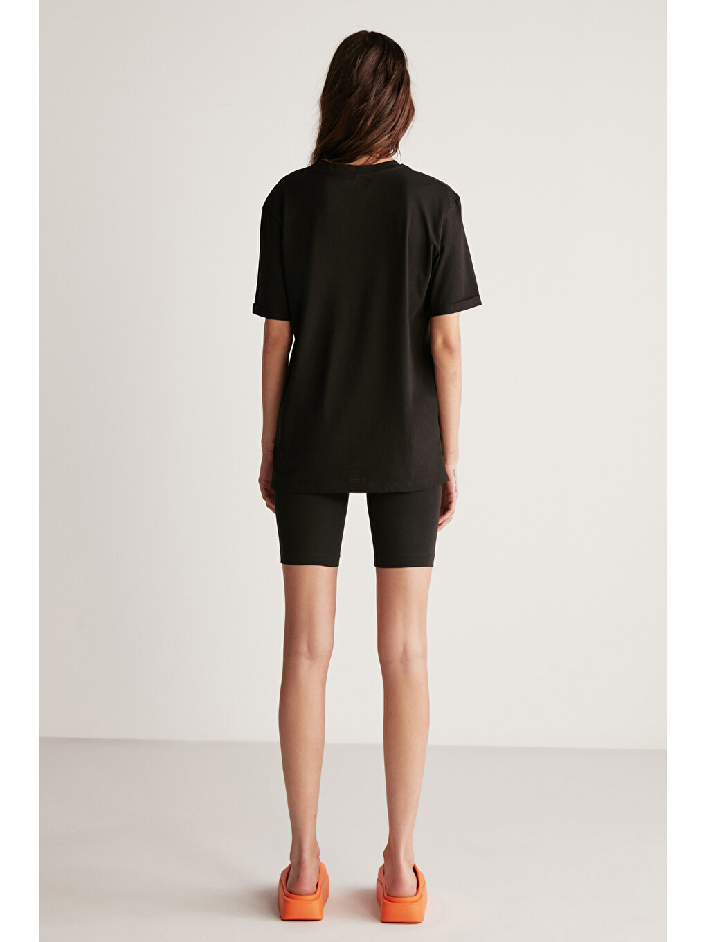 Betsy Kadın %100 Pamuk Bisiklet Yaka Kısa Kollu Fit Relaxed Siyah T-shirt-4