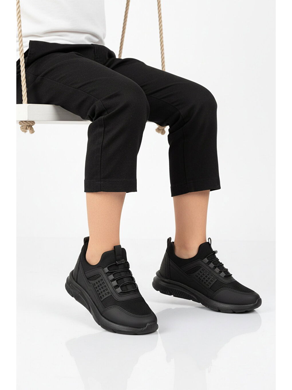 Siyah Füme Fileli Hafif Esnek Unisex Çocuk Spor Ayakkabı 9060 Motano F-1