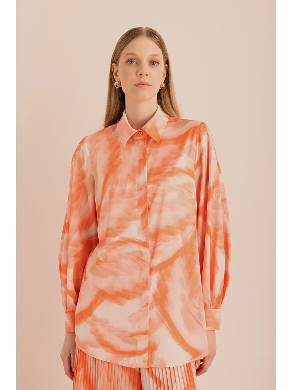 Beyaz Desenli Saten Tunik-5