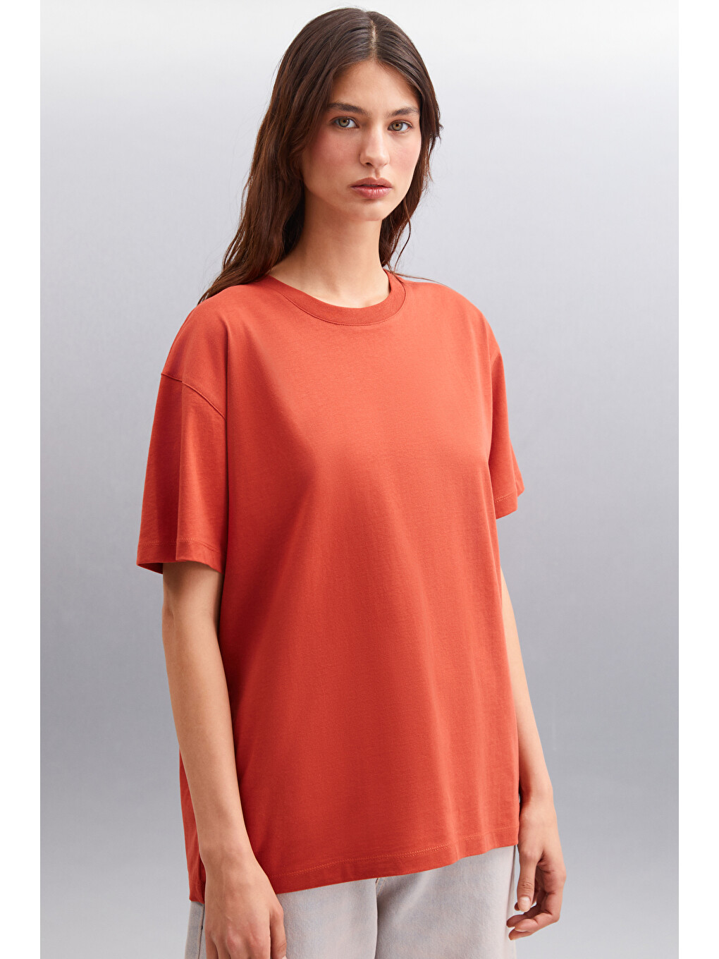 Betsy Kadın %100 Pamuk Bisiklet Yaka Kısa Kollu Fit Relaxed Bordo T-shirt-3
