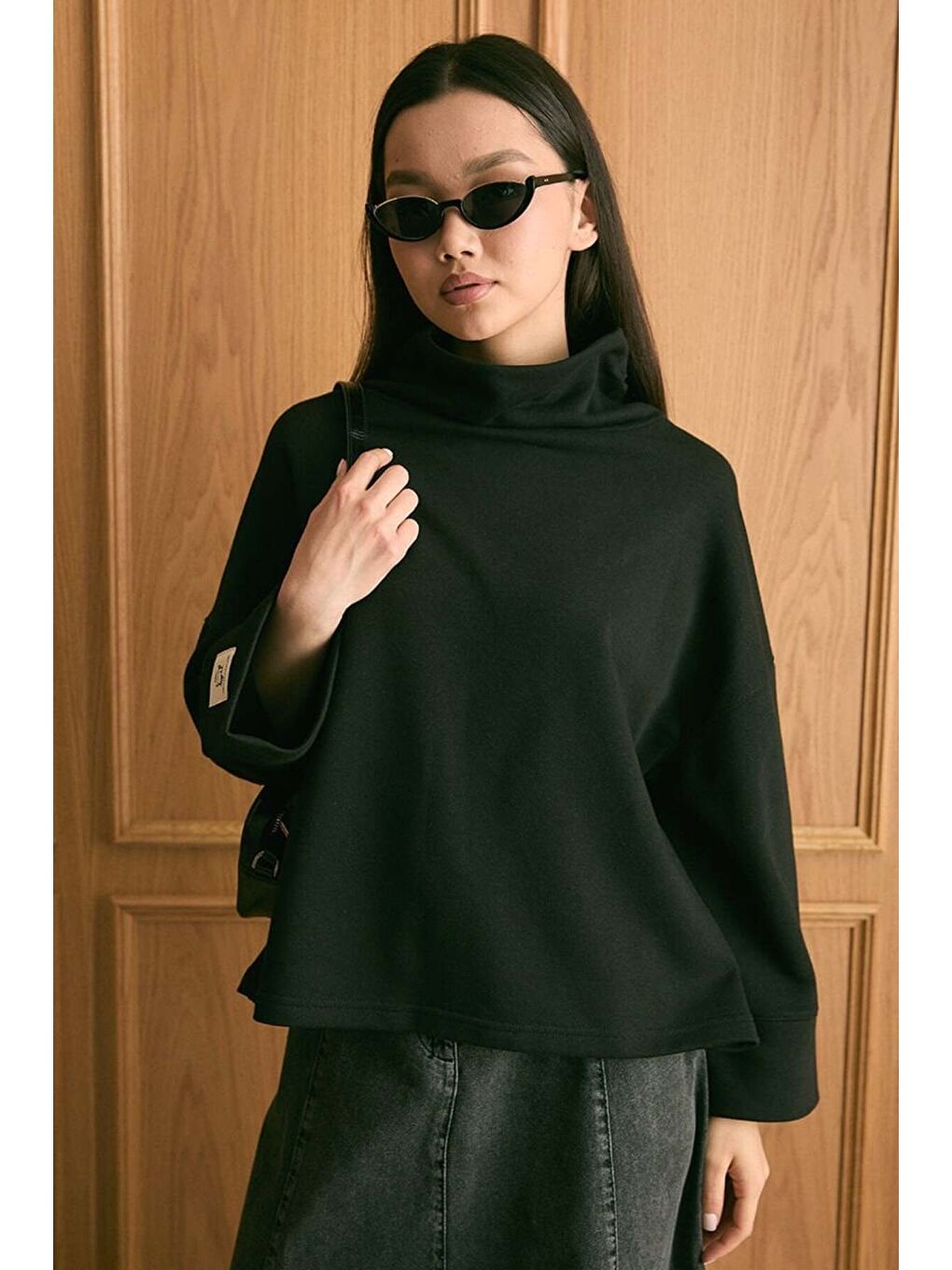 Siyah Dik Yaka Kışlık Body