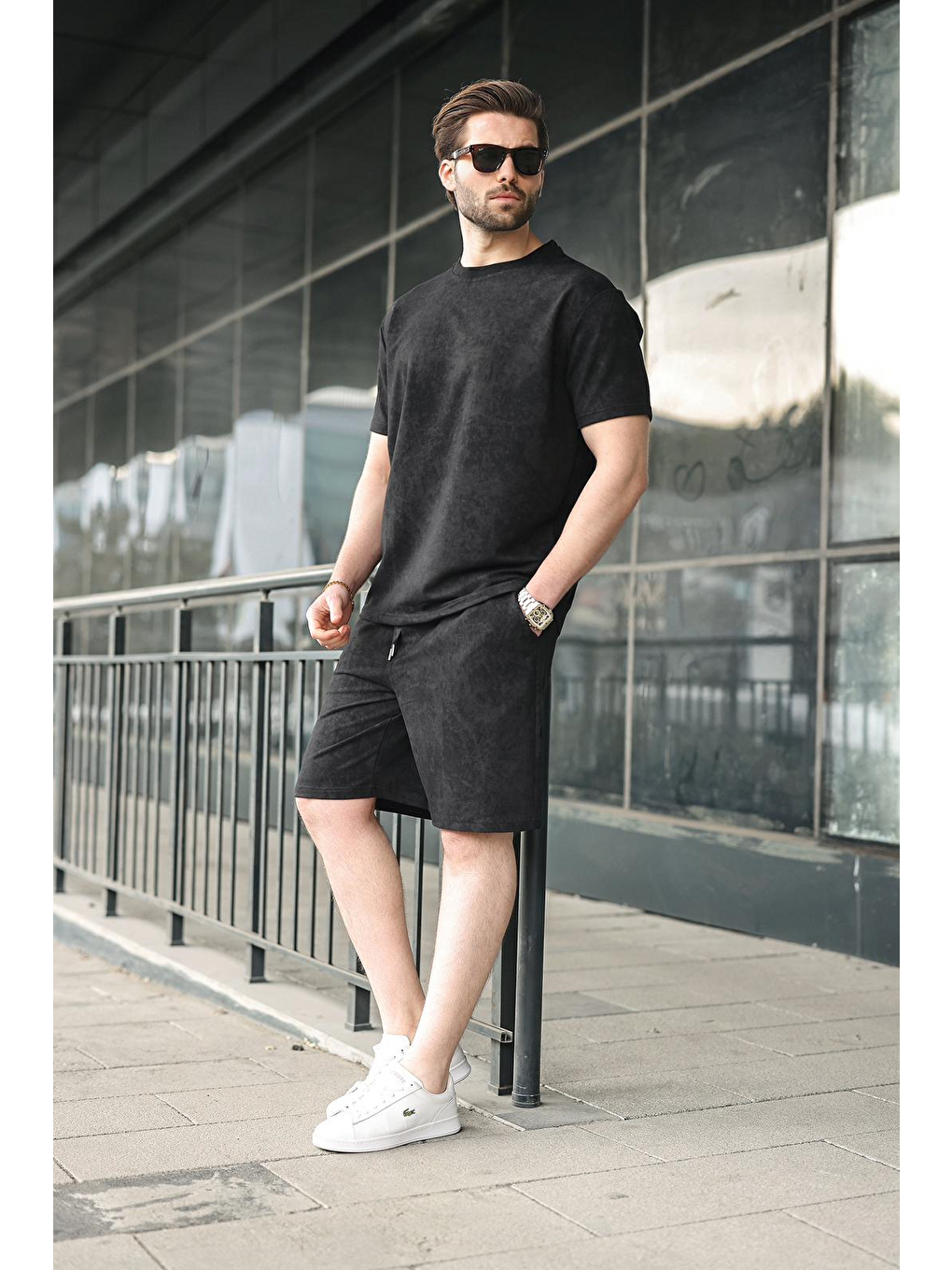 Siyah Batik Desenli Overfit Şort T-Shirt Takım E7357