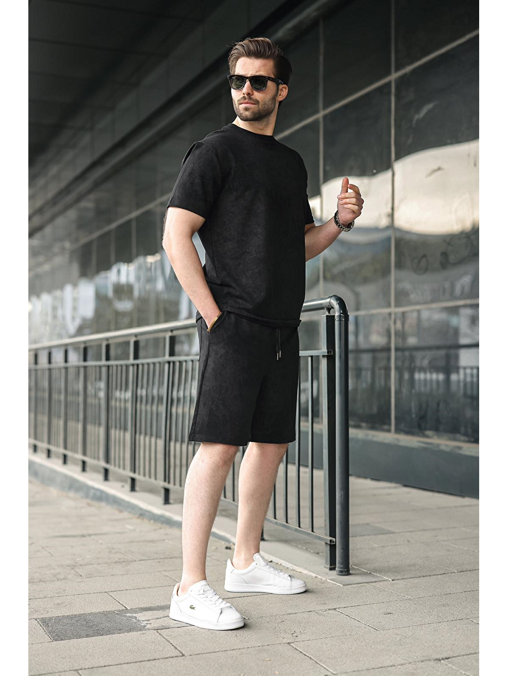 Siyah Batik Desenli Overfit Şort T-Shirt Takım E7357-1