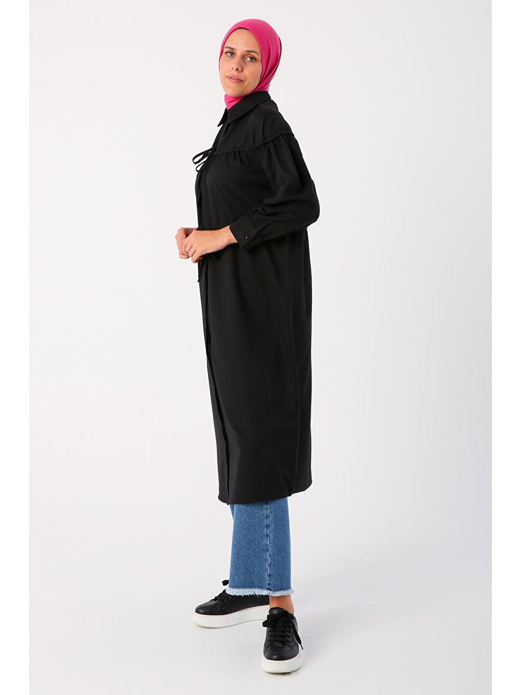 Siyah Pamuklu Bağcık Detaylı Büzgülü Gömlek Tunik-1