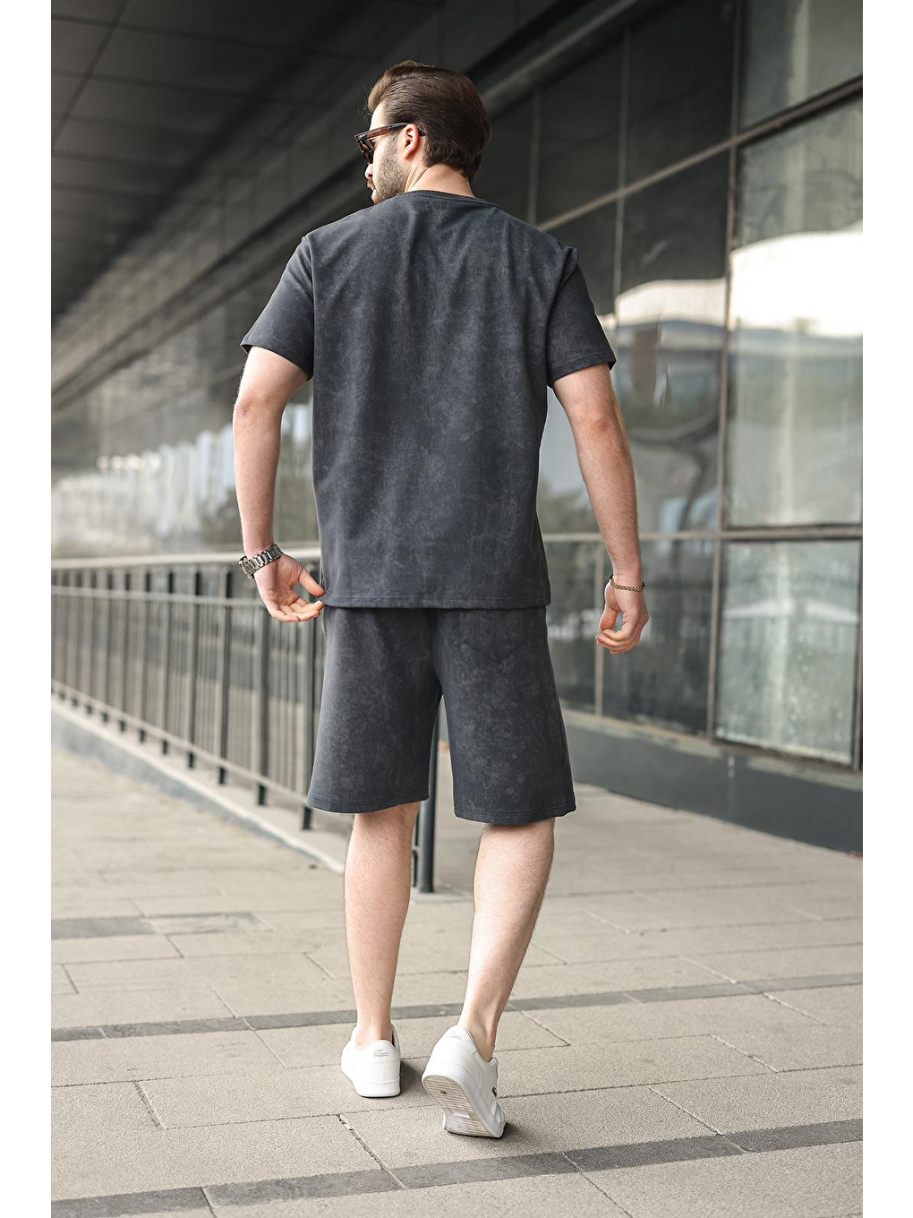 Gri Füme Batik Desenli Overfit Şort T-Shirt Takım E7357-3