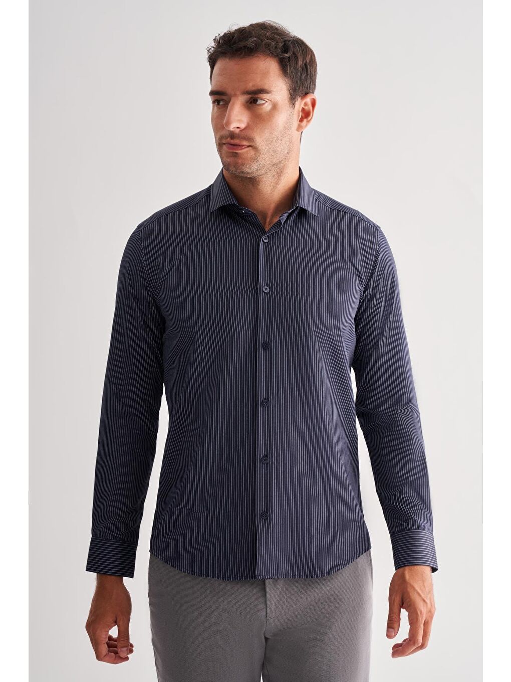 Koyu Lacivert Yarım İtalyan Yaka Uzun Kol Cepsiz  Slimfit Fit Classic Gömlek 1004255162-1