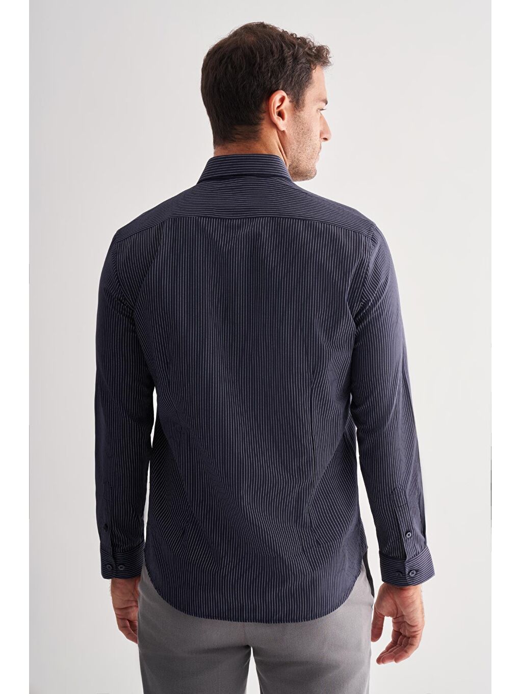 Koyu Lacivert Yarım İtalyan Yaka Uzun Kol Cepsiz  Slimfit Fit Classic Gömlek 1004255162-4