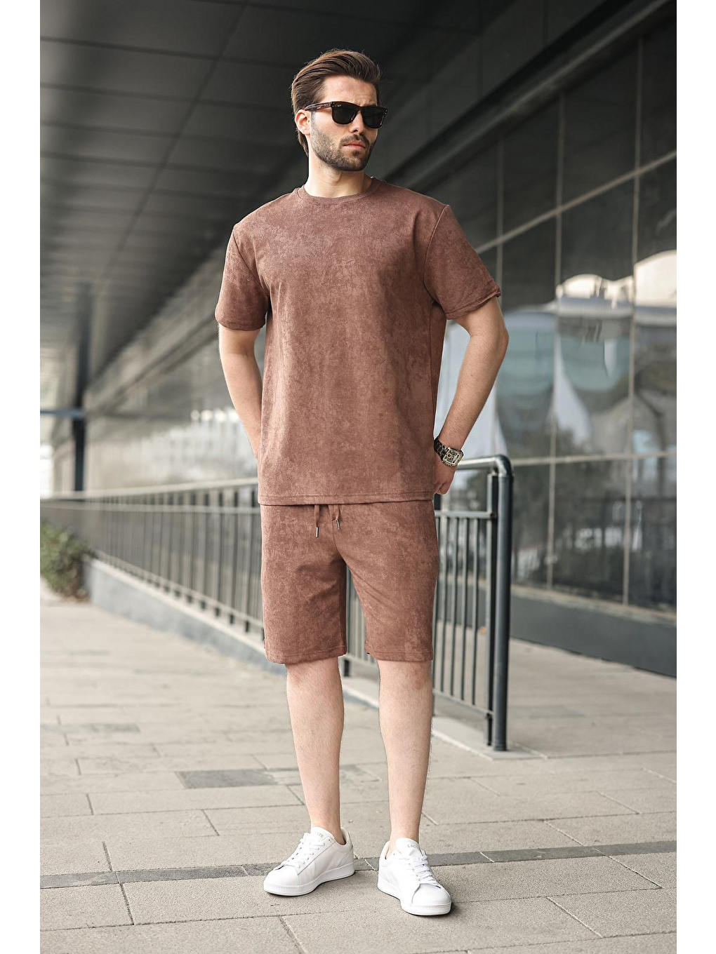 Kahverengi Batik Desenli Overfit Şort T-Shirt Takım E7357