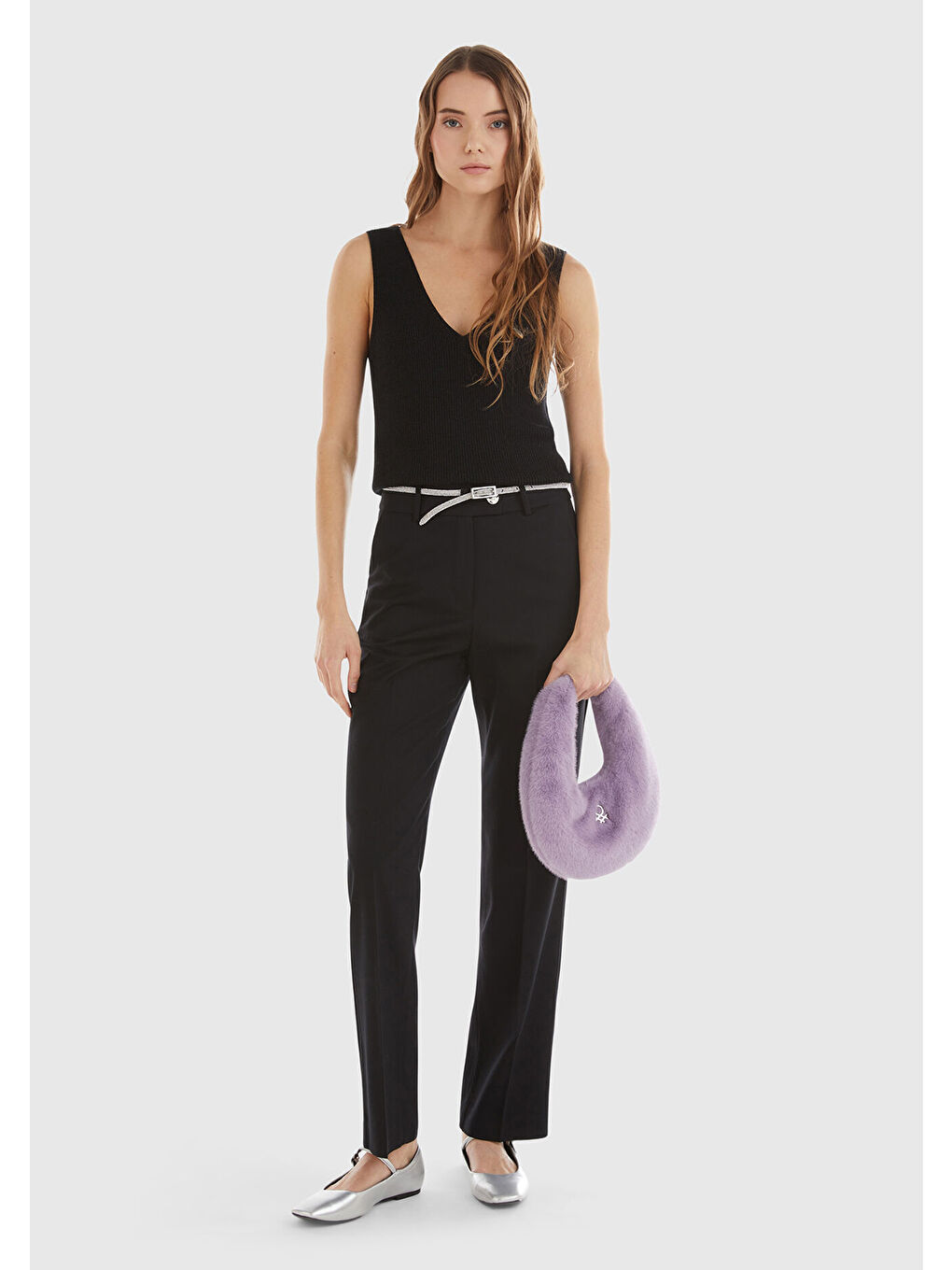 Kadın Siyah Pamuk ve Viskoz Karışımlı Geniş Askılı Kolsuz V Yaka Üst