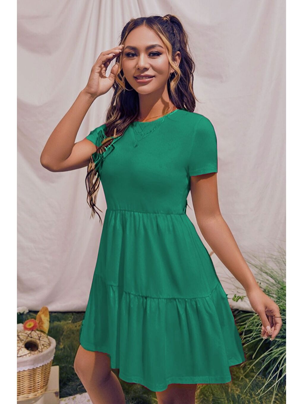 Koyu Yeşil Bisiklet Yaka Düz Kısa Kollu Fırfırlı Penye Elbise
