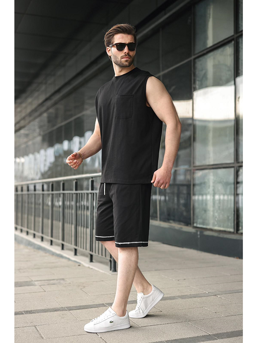 Siyah Bisiklet Yaka Kolsuz Erkek Şort T-Shirt Takım E7351