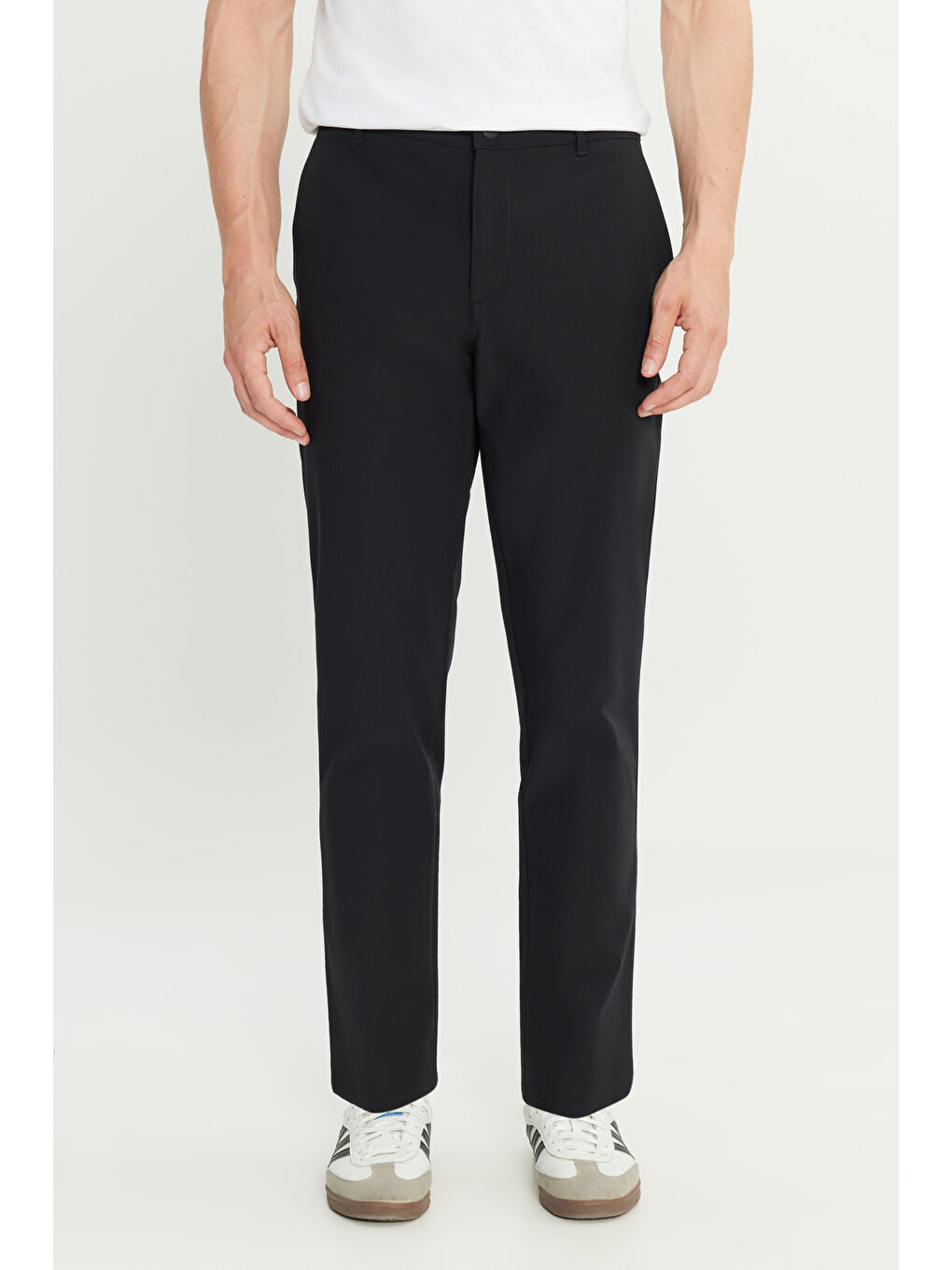 Regular Fit Normal Kesim Lastik Bel Detaylı Siyah Chino Pantolon-2