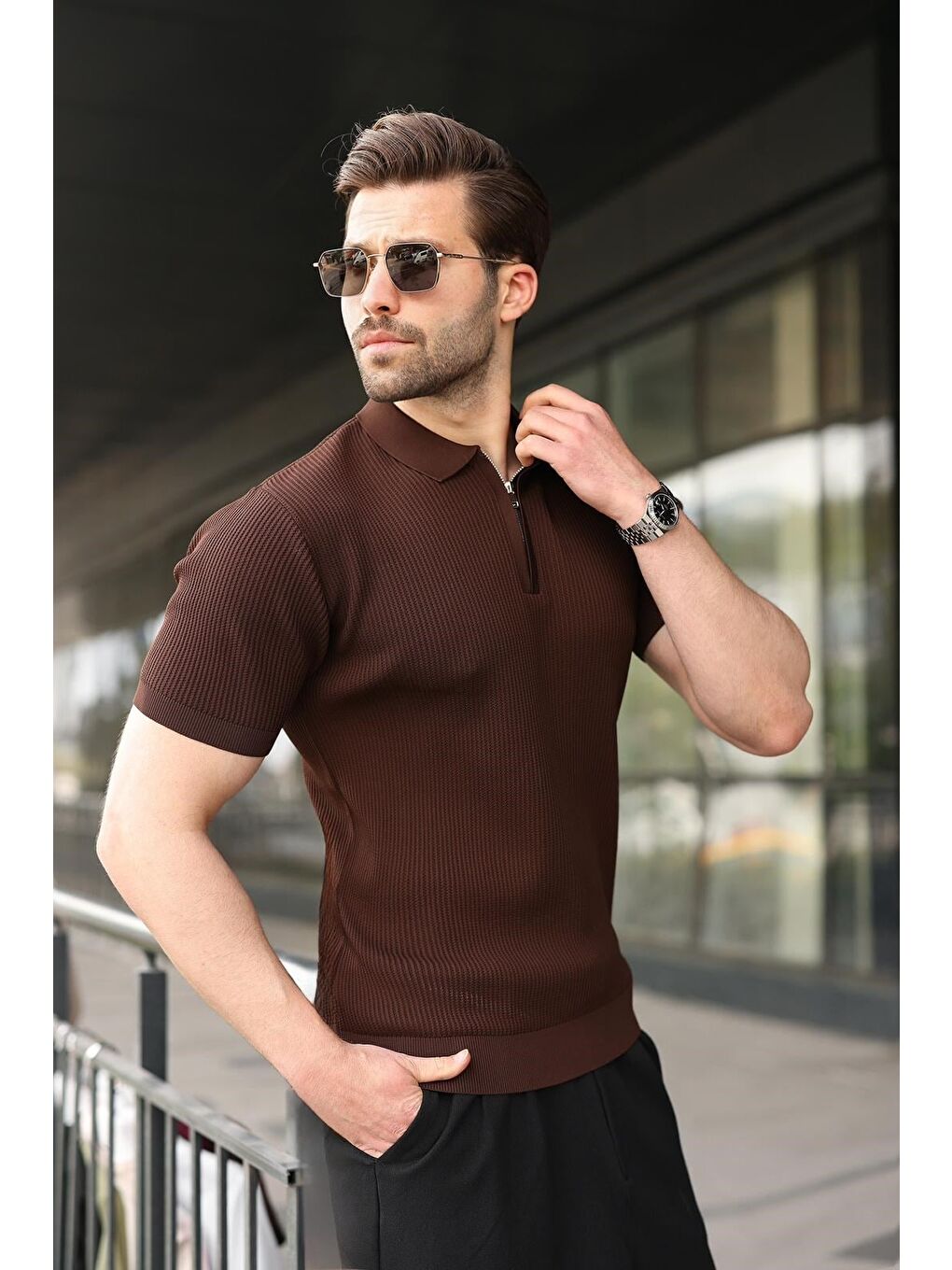 Kahverengi Yarım Fermuar Detaylı Polo Yaka Triko Erkek Tişört E7492-1