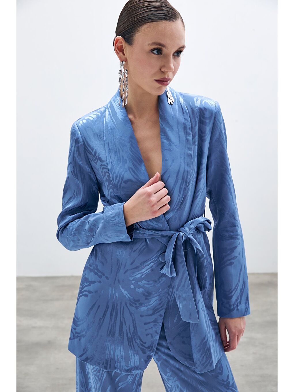 Kuşaklı Desenli Uzun Ceket - İndigo-3