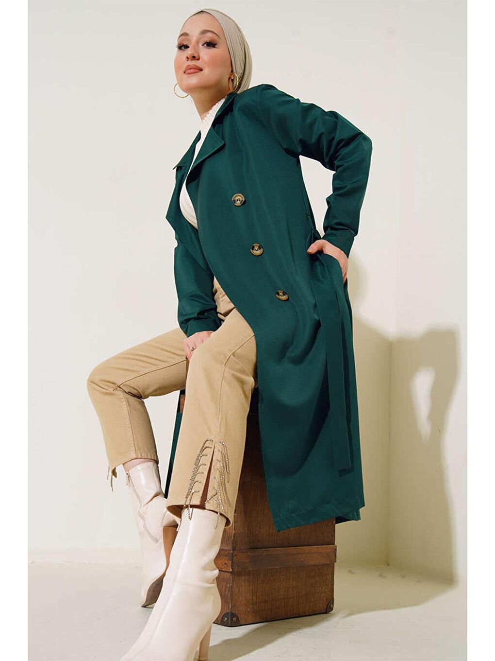T5853 Kruvaze Yaka Tesettür Trençkot - Zümrüt Yeşili