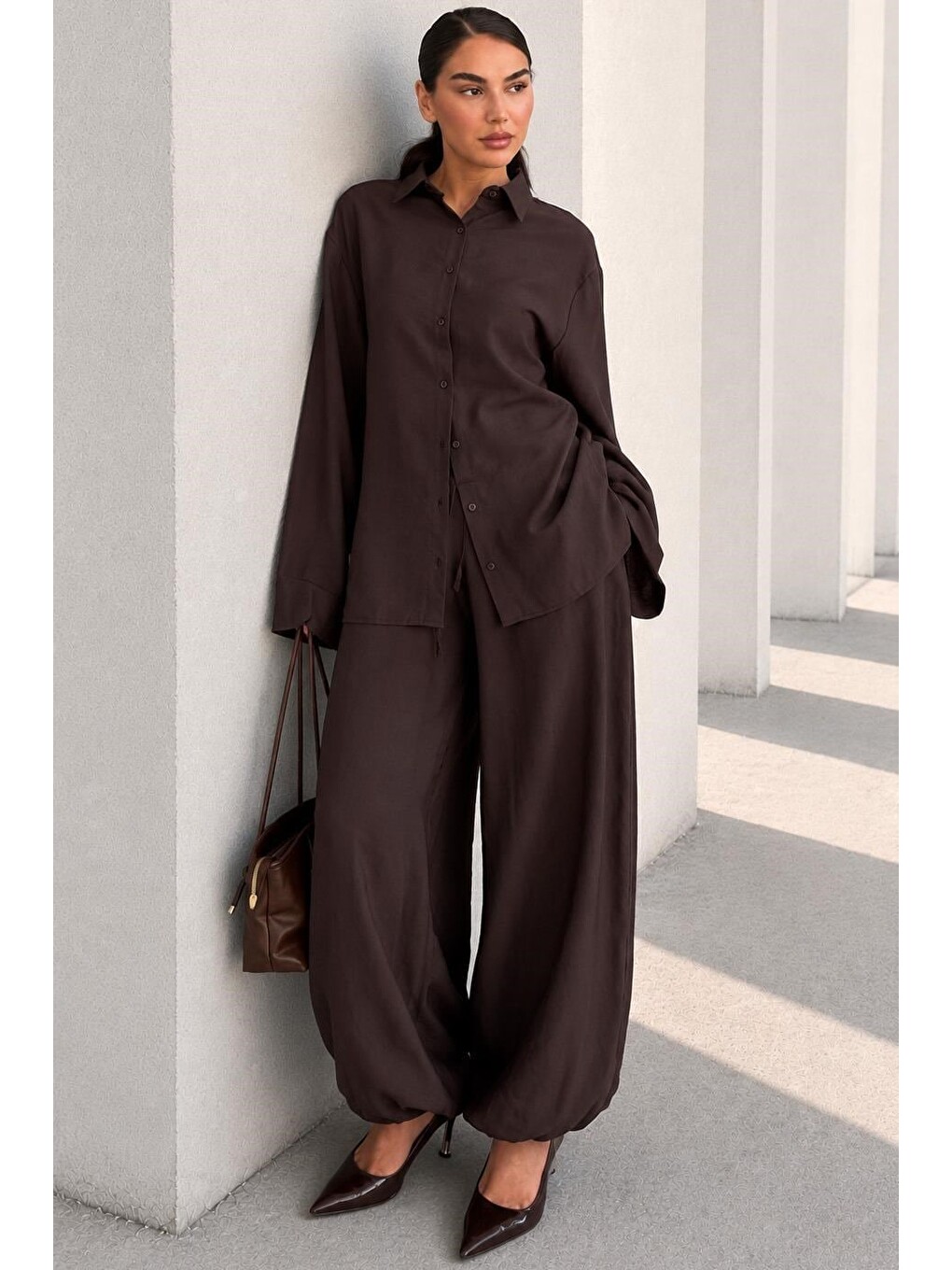 Kahverengi Oversize Gömlek Balon Pantolon Kadın Takım Mg2779