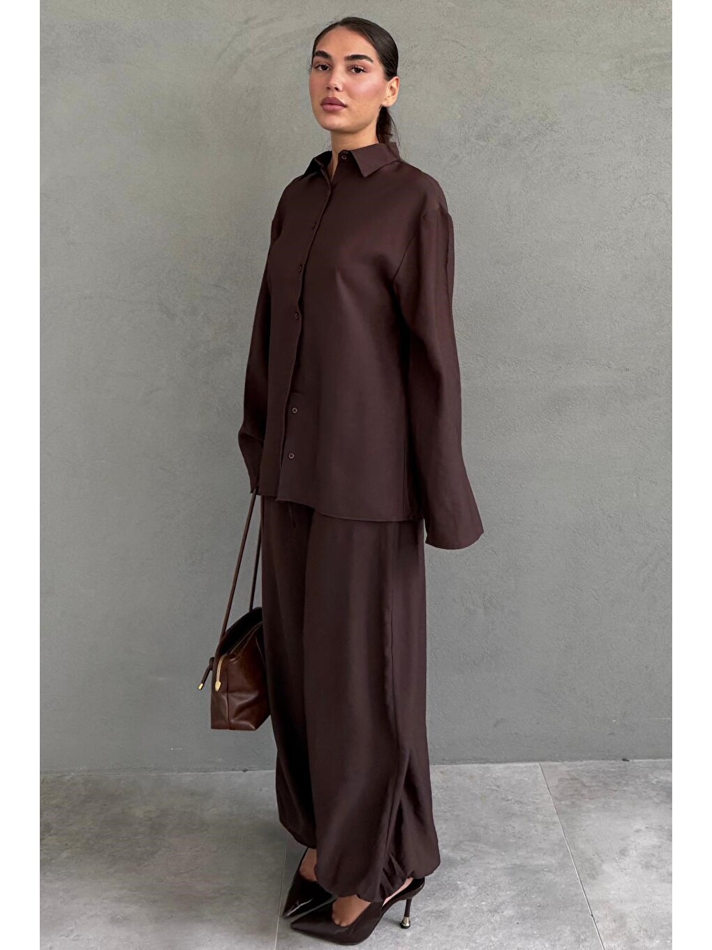 Kahverengi Oversize Gömlek Balon Pantolon Kadın Takım Mg2779-1