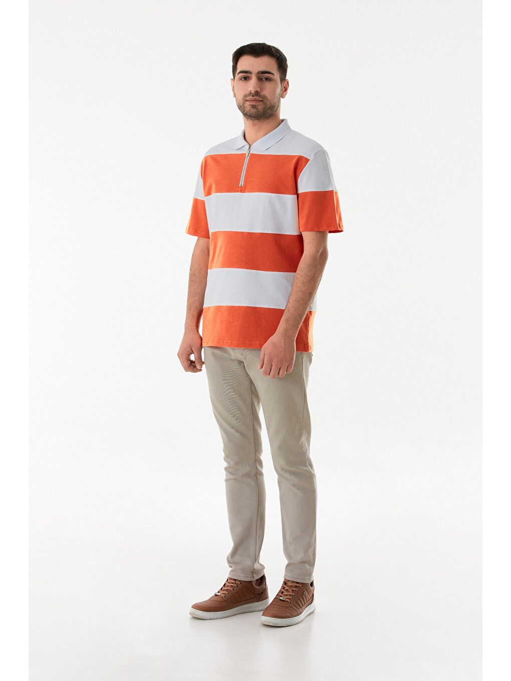 Turuncu Yarım Fermuarlı Polo Yaka Renk Bloklu Tişört-1