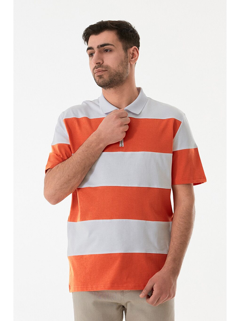 Turuncu Yarım Fermuarlı Polo Yaka Renk Bloklu Tişört-4