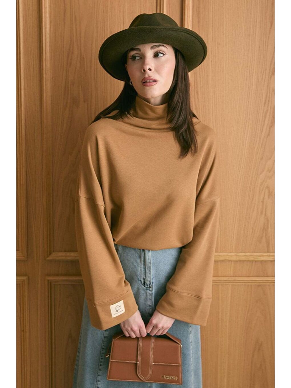 Bej Karamel Dik Yaka Kışlık Body