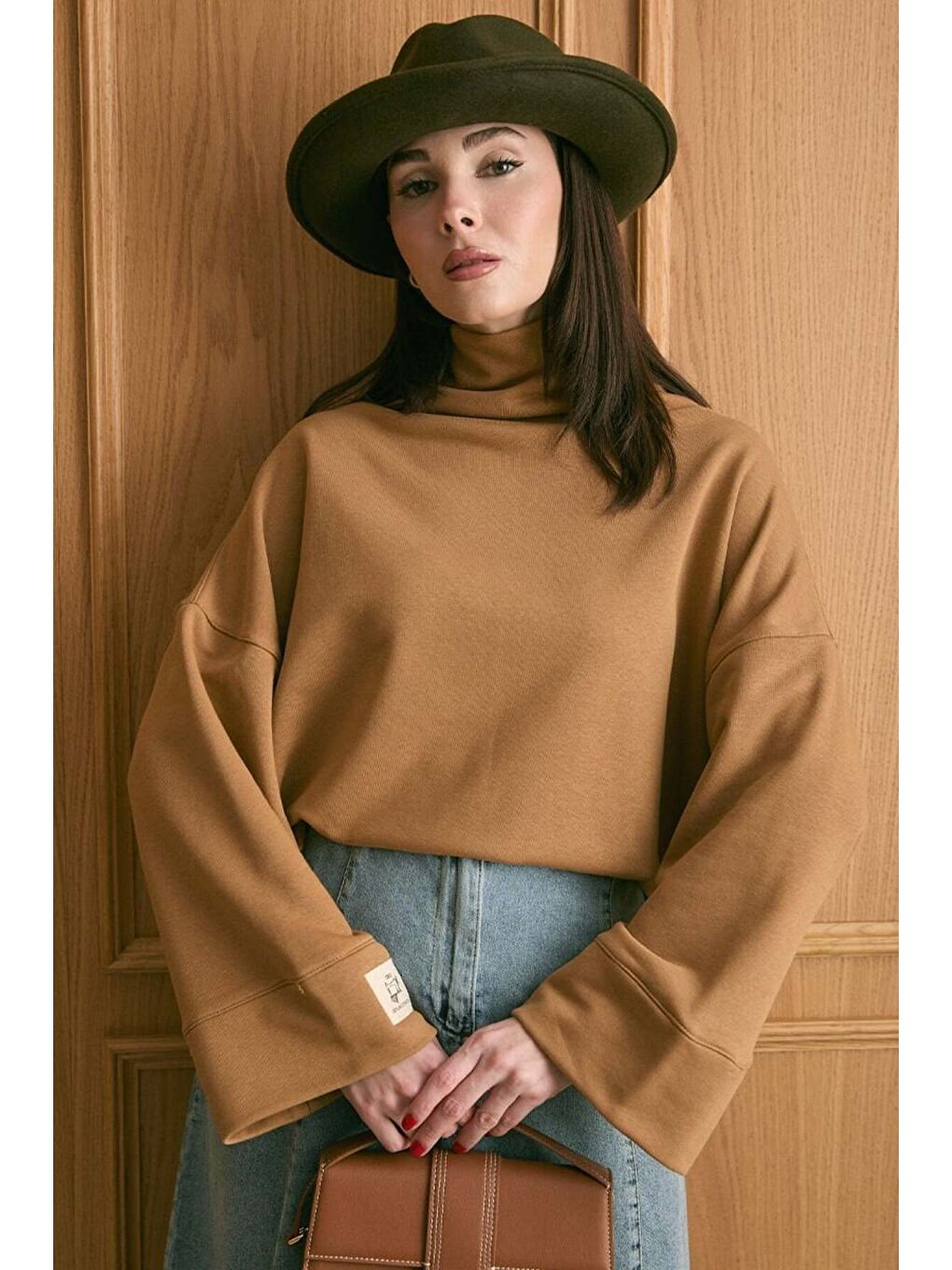 Bej Karamel Dik Yaka Kışlık Body-1