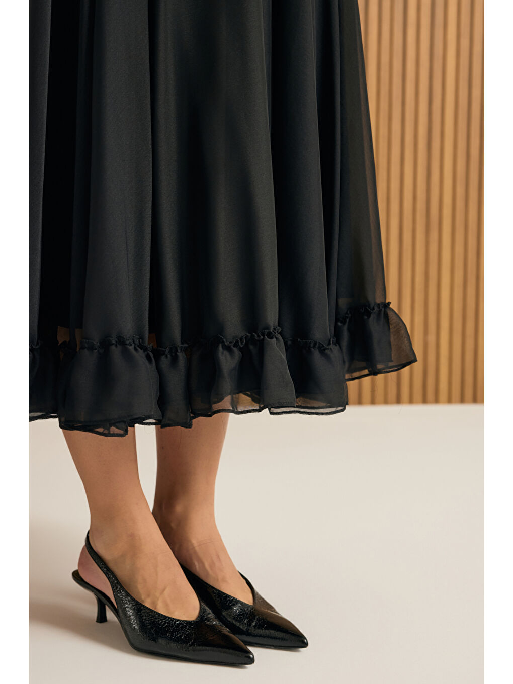 Siyah Fırfırlı Şifon Etek-4