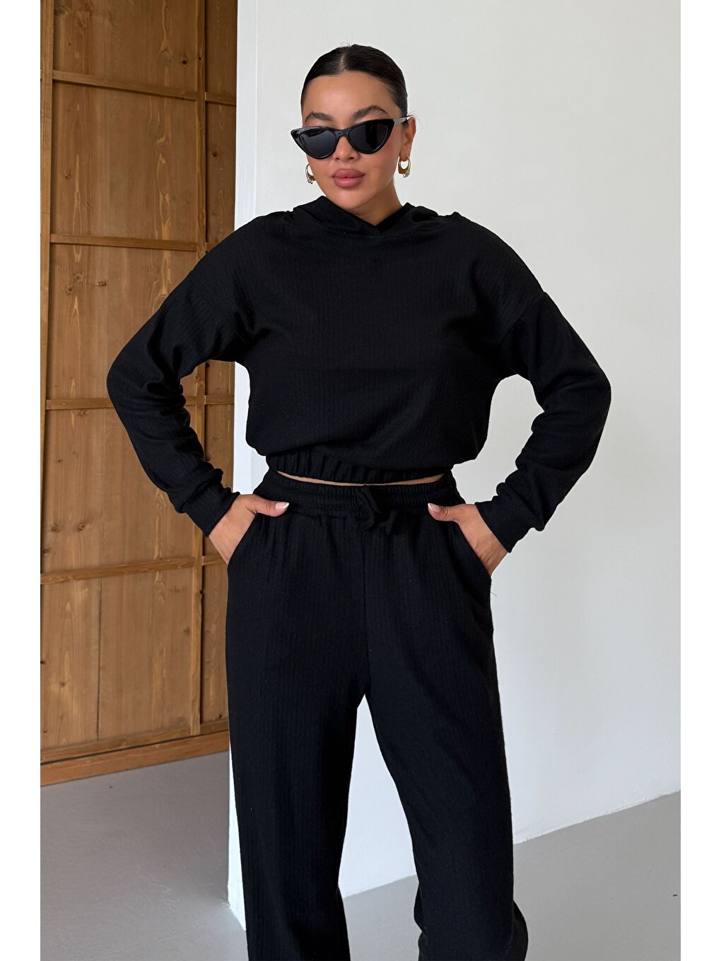 Kadın Siyah Kapüşonlu Crop Fitilli Alt-Üst Takım-6
