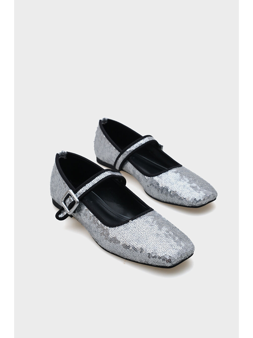 Gri Aster Tek Bantlı Tokalı Kadın Babet