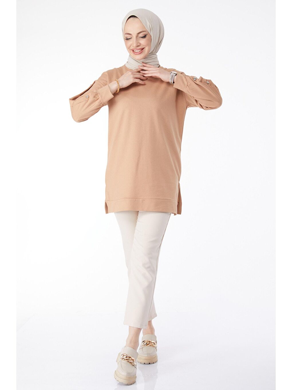 Bej Bisiklet Yaka Kadın Vizon Kolları Düğmeli Sweatshirt - 24610-1