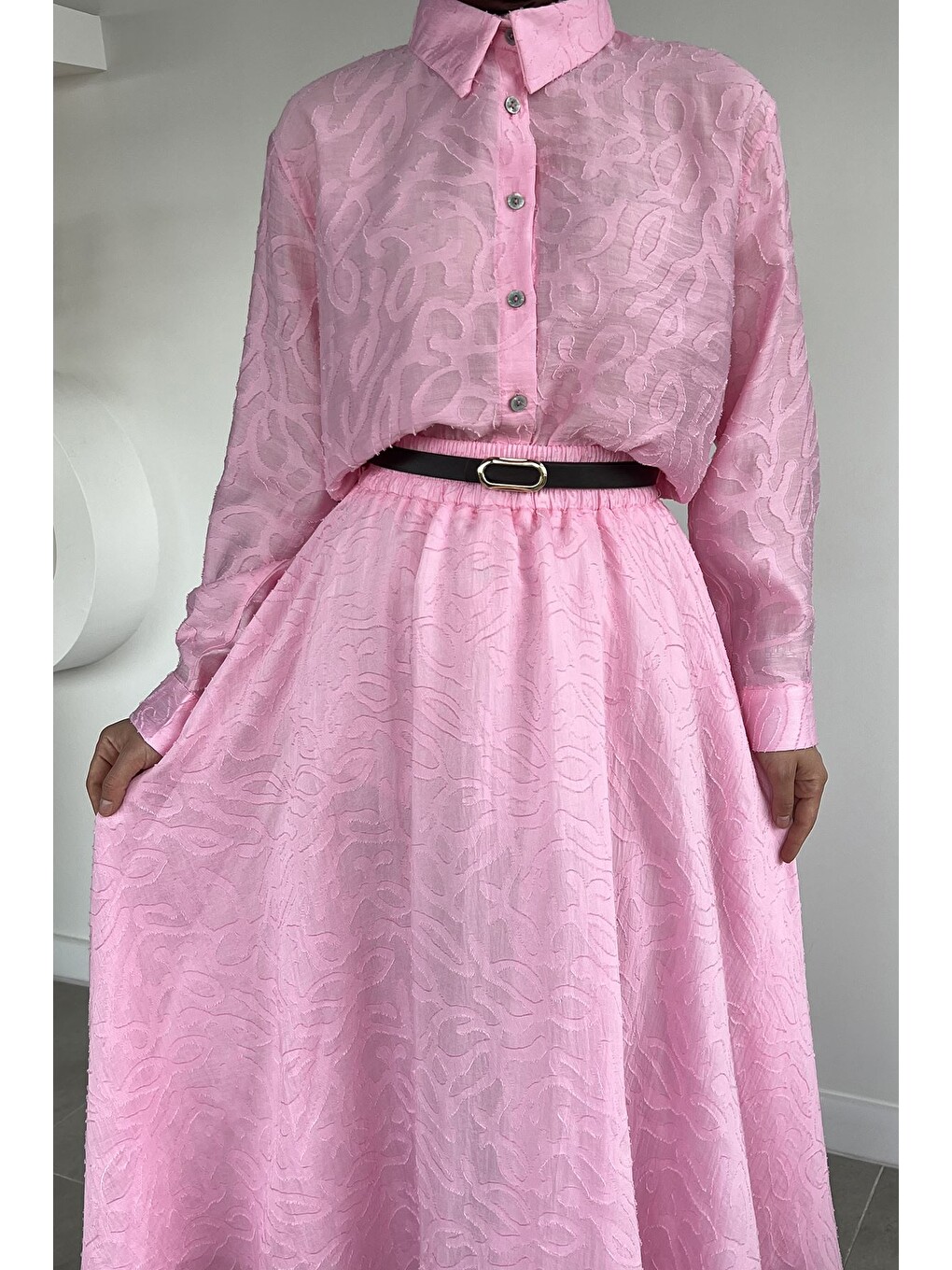 Pembe Gülseli Kadın Kemerli Desenli Gömlek Etek Tesettür İkili Takım-1