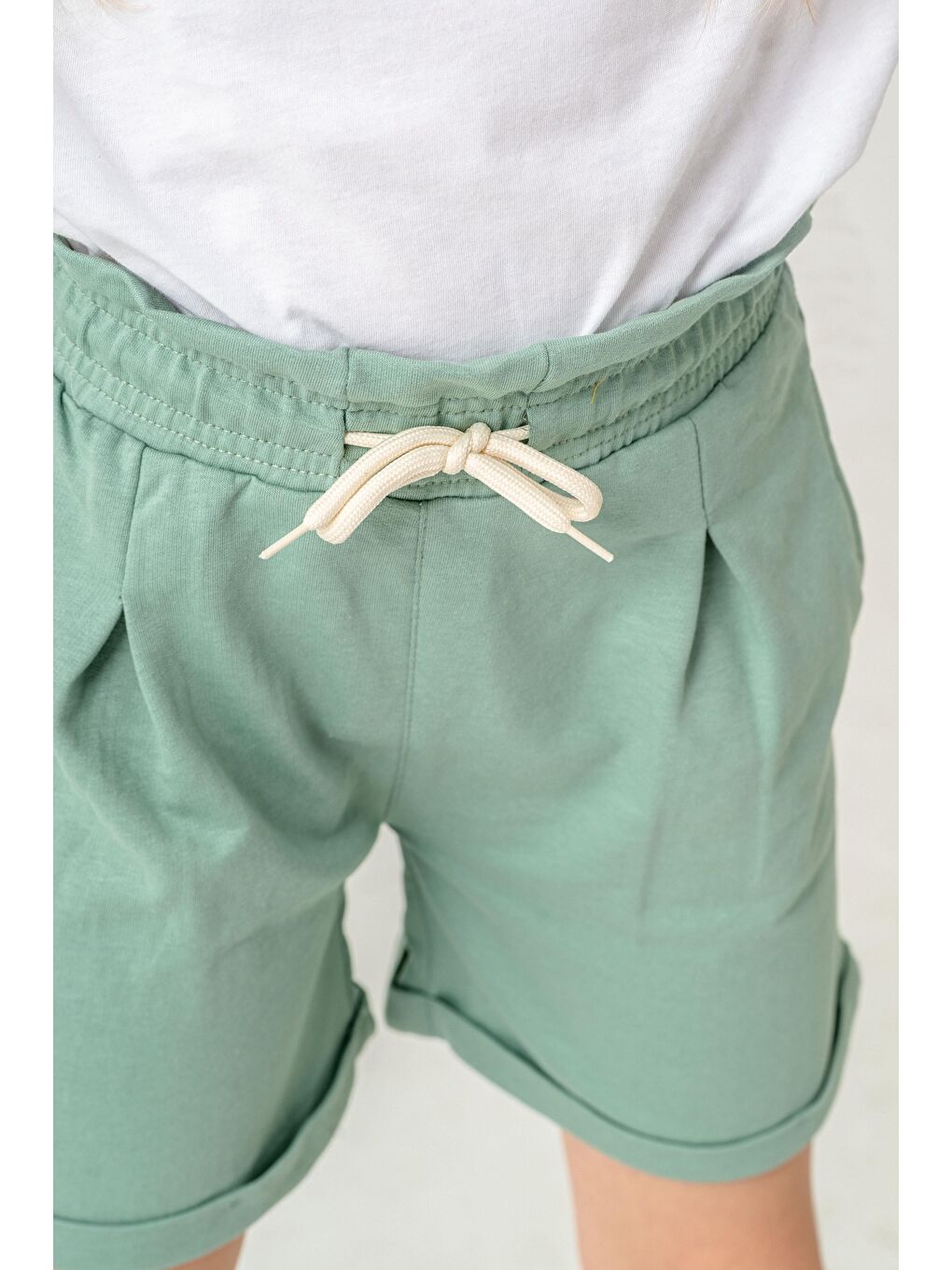 Yeşil Duble Paça Kemer Kordonlu Kız Çocuk Şort-4