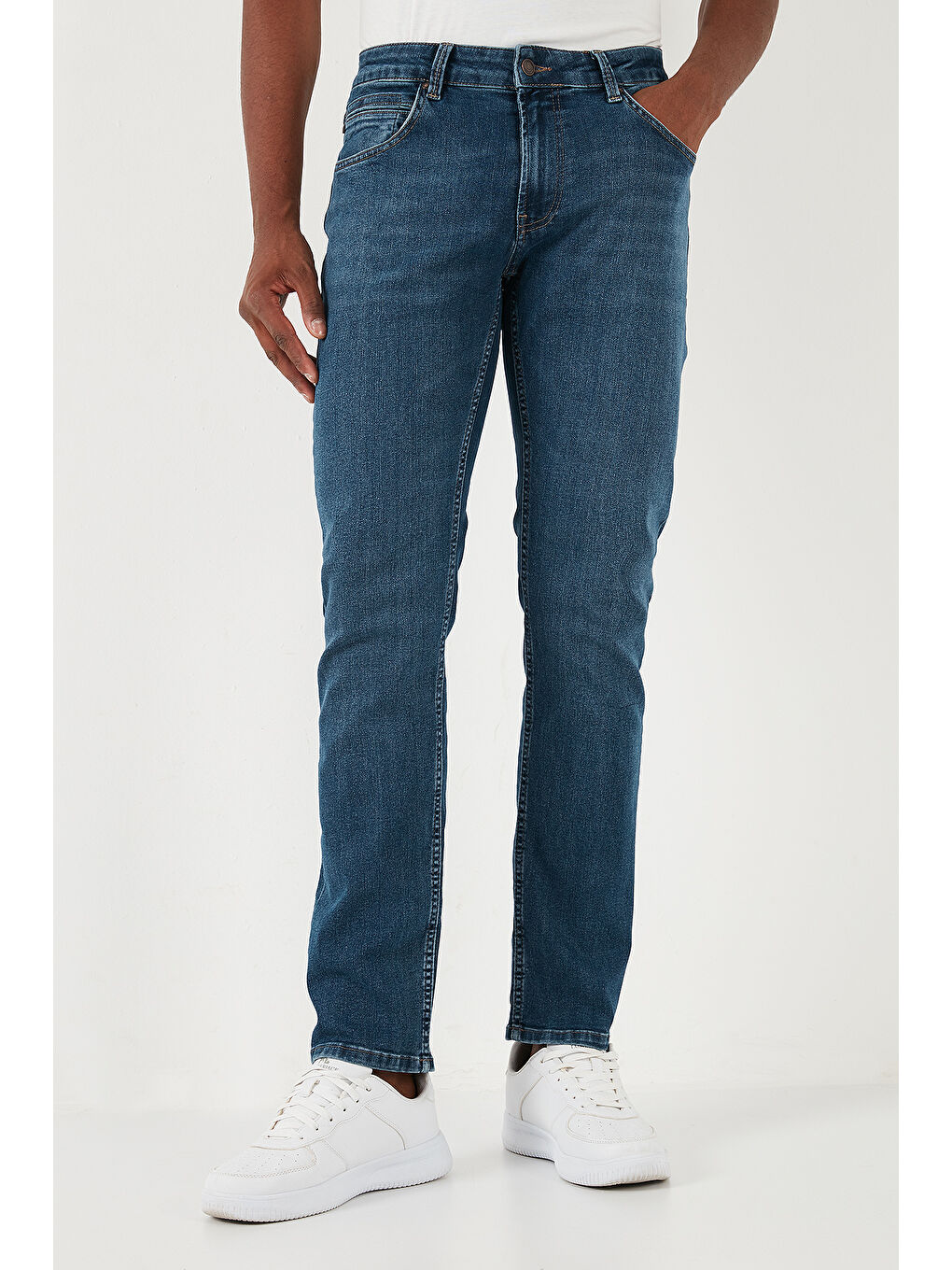 Buratti Mavi Streç Pamuklu Regular Fit Normal Bel Boru Paça Erkek Jeans 2210S04PARMA - 1