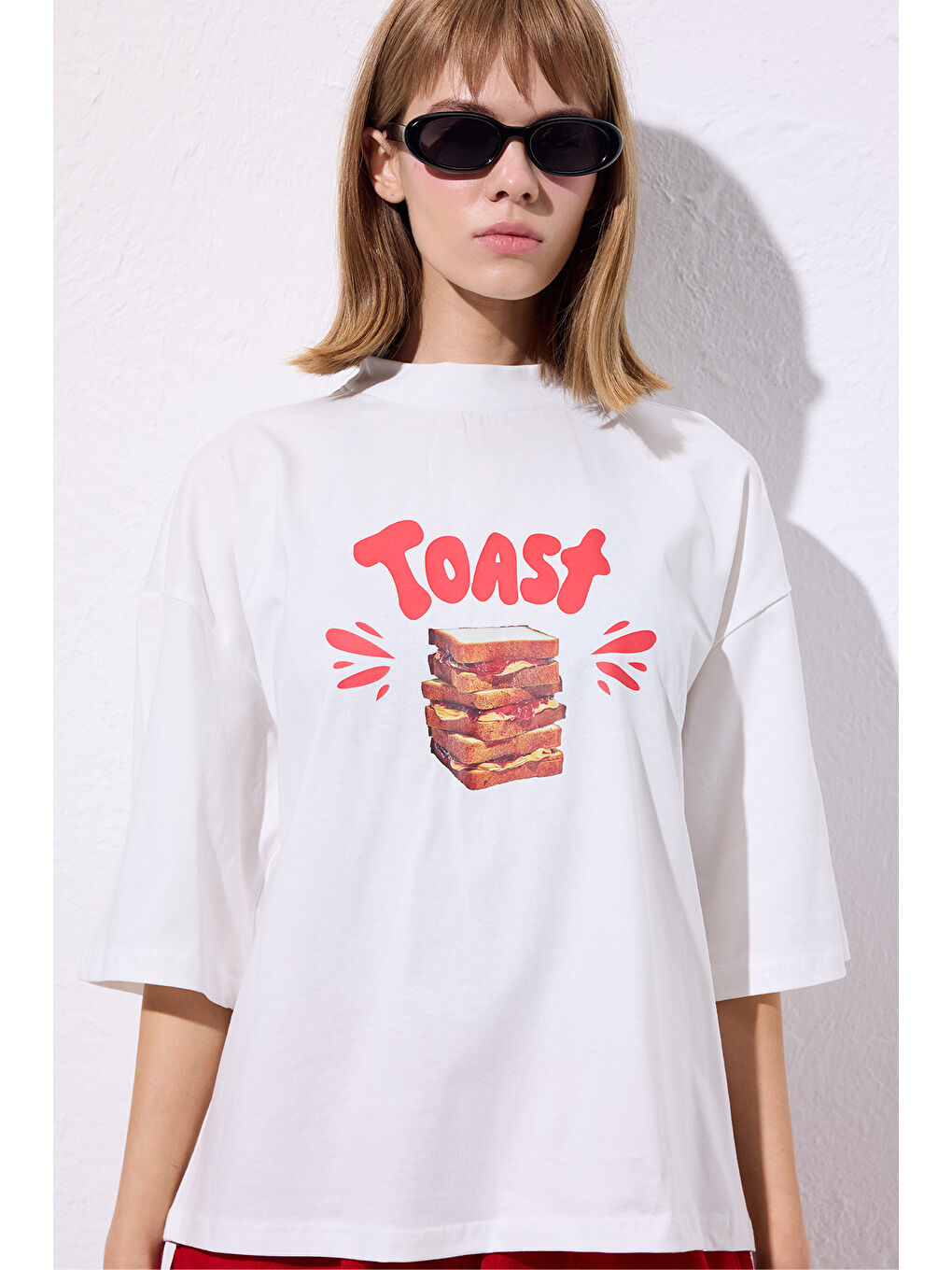 Beyaz Baskılı Kısa Kol T-Shırt Toast-1