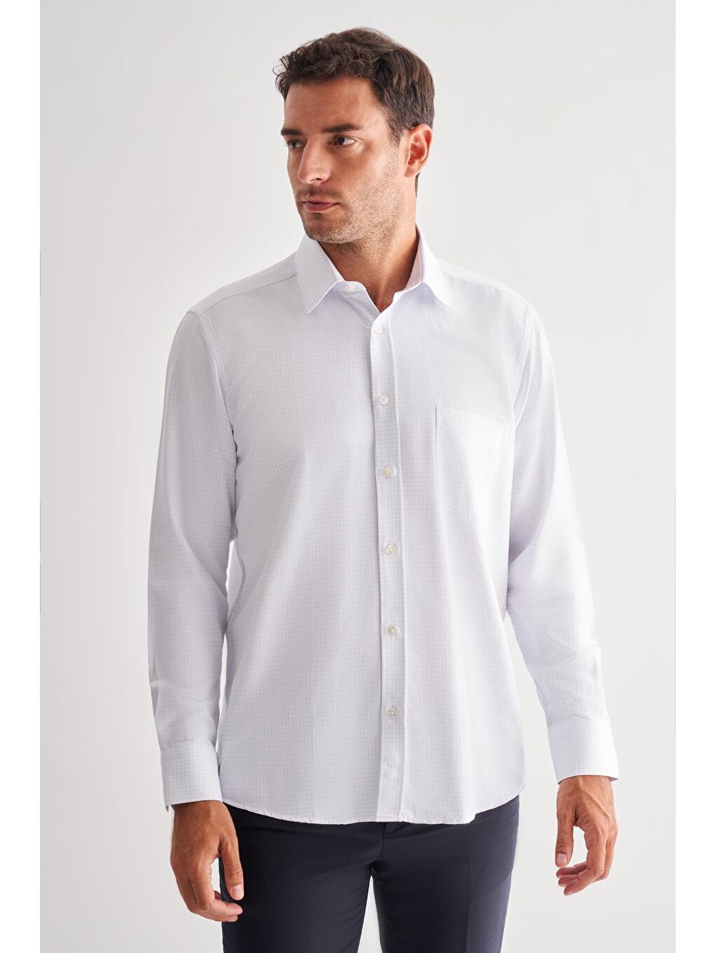 Beyaz Sert Yaka Uzun Kol Cepli Comfort Fit Classic Gömlek 1004255164-2