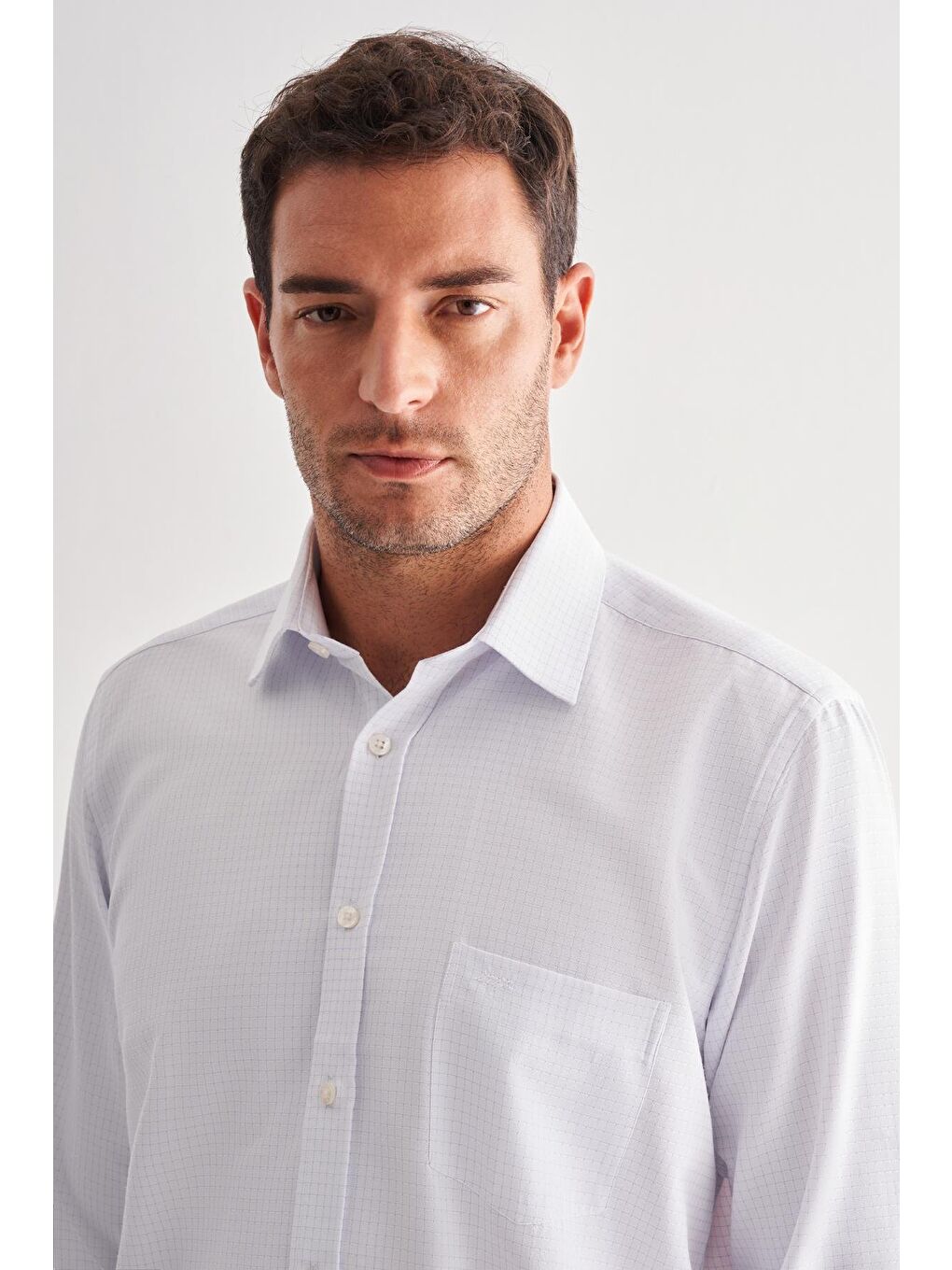 Beyaz Sert Yaka Uzun Kol Cepli Comfort Fit Classic Gömlek 1004255164-3