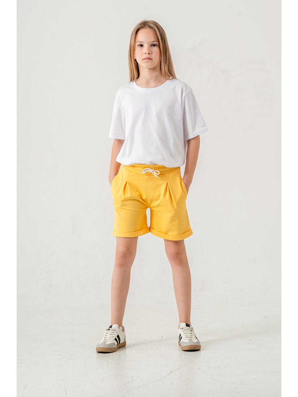Sarı Duble Paça Kemer Kordonlu Kız Çocuk Şort