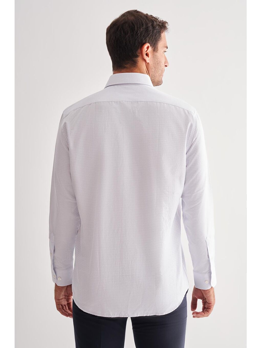 Beyaz Sert Yaka Uzun Kol Cepli Comfort Fit Classic Gömlek 1004255164-4