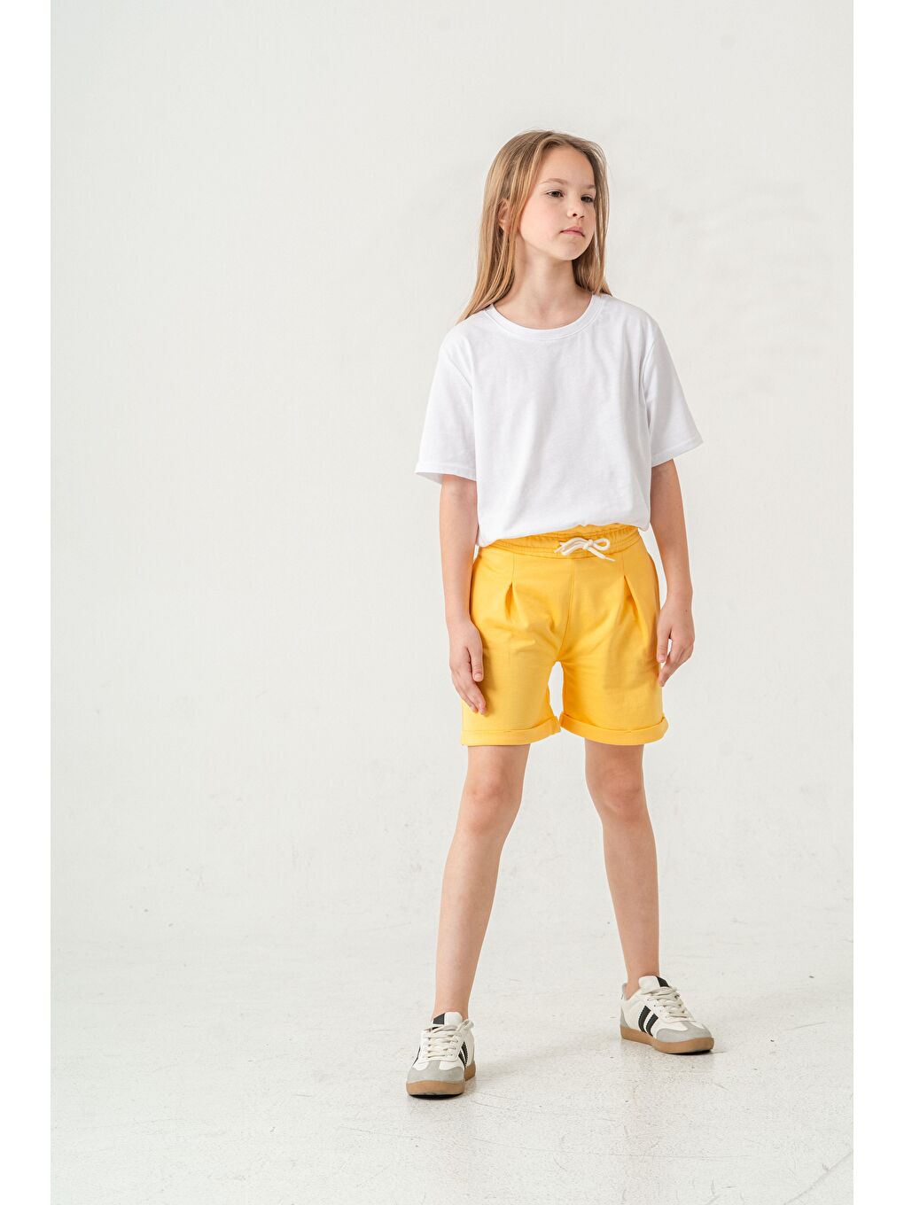 Sarı Duble Paça Kemer Kordonlu Kız Çocuk Şort-1